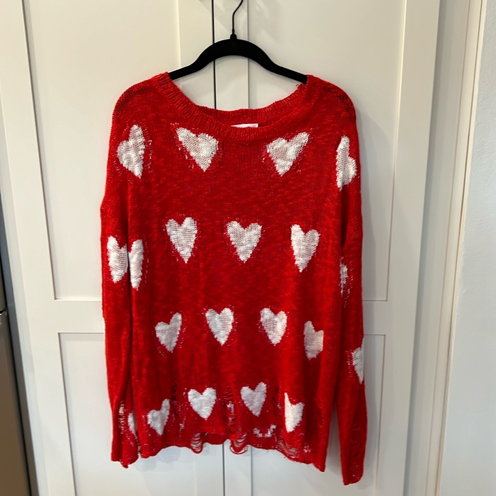❤️Women’s Heart Destroyed Heart Sweater Sz Small